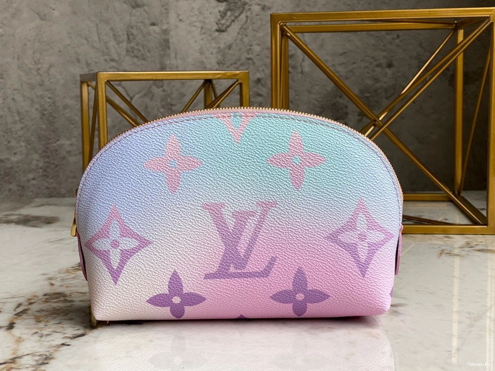 Vuitton COSMETIC Louis POUCH 0422